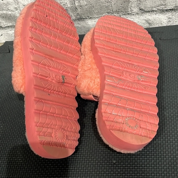 Ugg GUC super fluff mule slippers size 10 Sherpa warm cozy - Picture 6 of 6